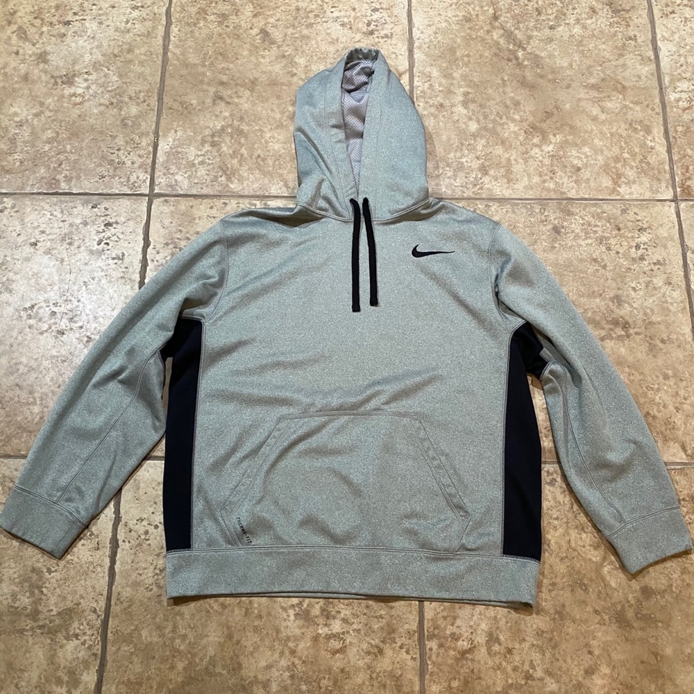 🎄Nike Therma-Fit Hoodie🎄